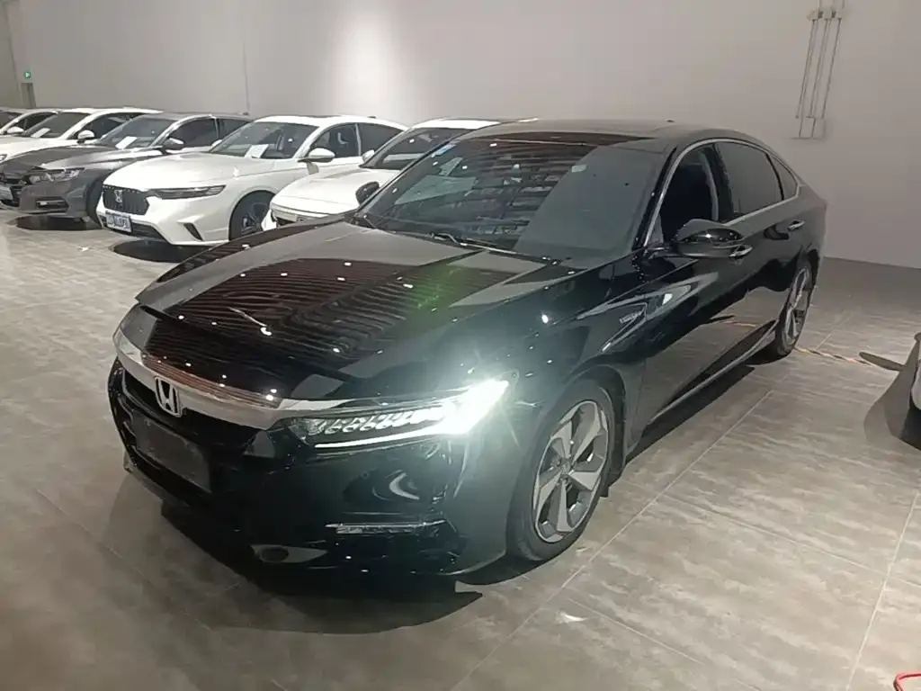 Honda Accord — фото 1