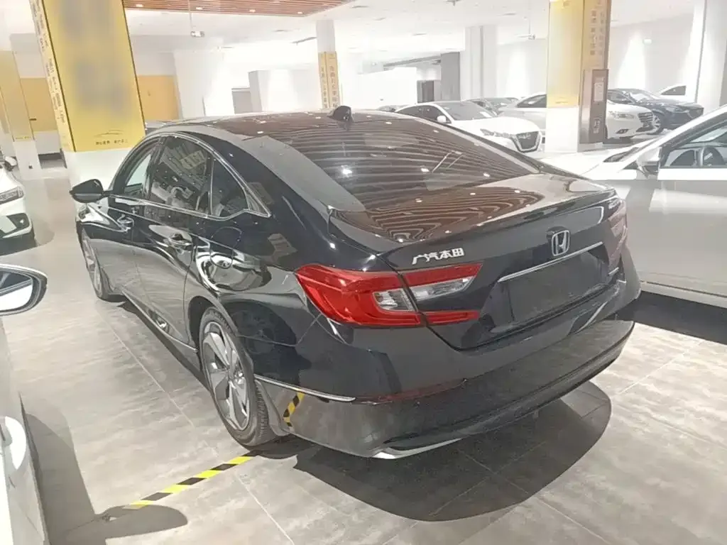 Honda Accord — фото 5