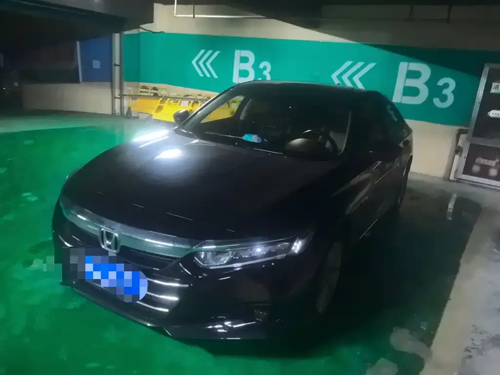 Honda Accord — фото 1