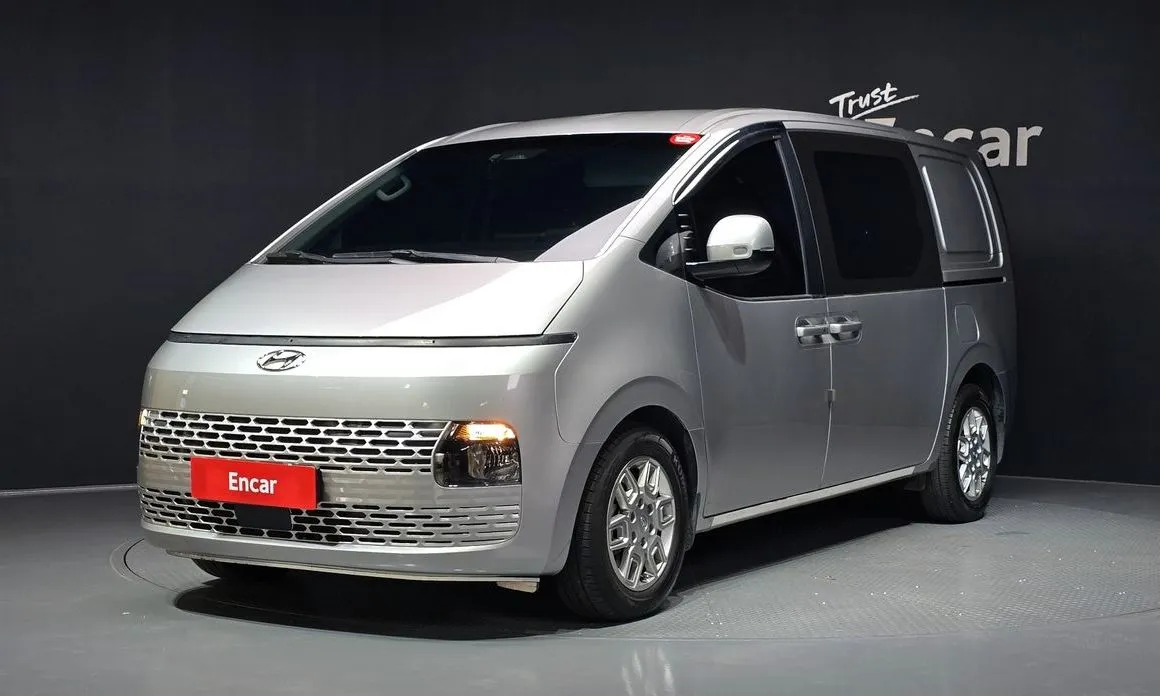 Hyundai Staria — фото 1
