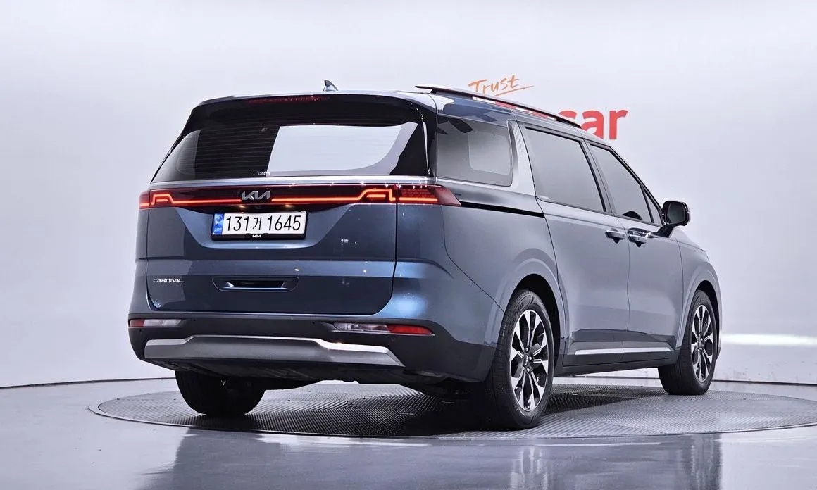 Kia Carnival — фото 4