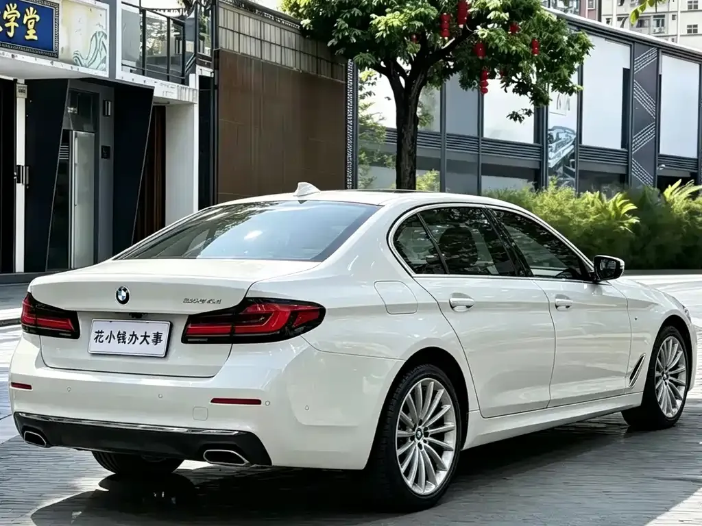 BMW 5 Series — фото 4