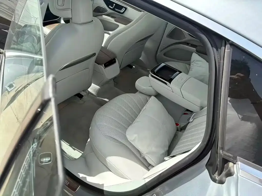 Mercedes-Benz EQS — фото 10