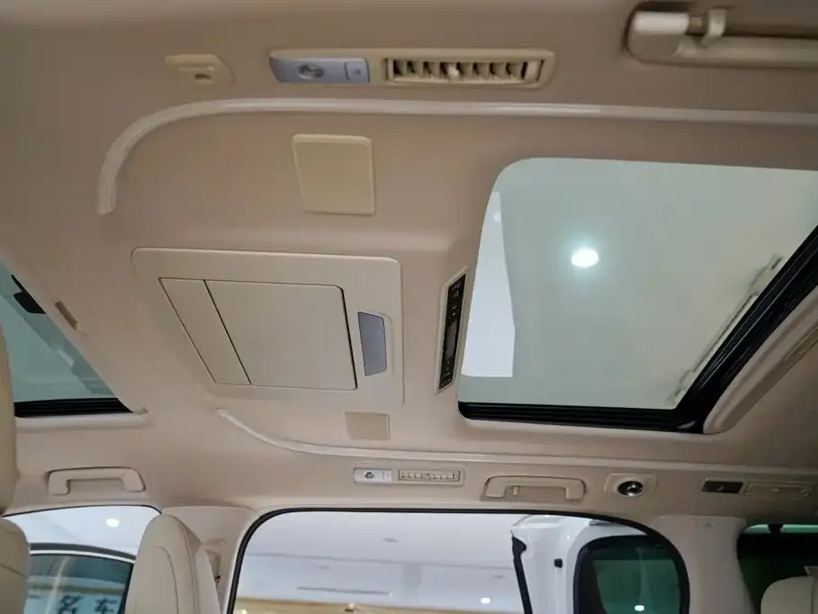 Toyota Vellfire — фото 4