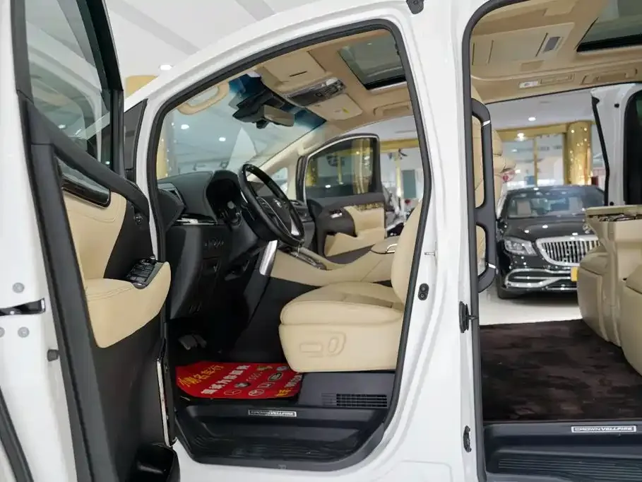 Toyota Vellfire — фото 7