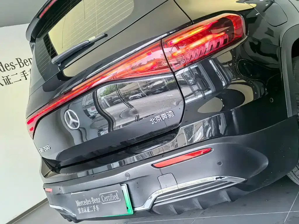 Mercedes-Benz EQB — фото 10
