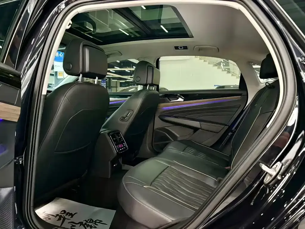 Volkswagen Passat — фото 10