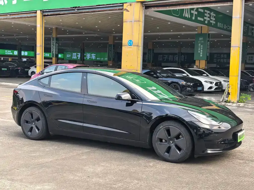Tesla Model 3 — фото 10
