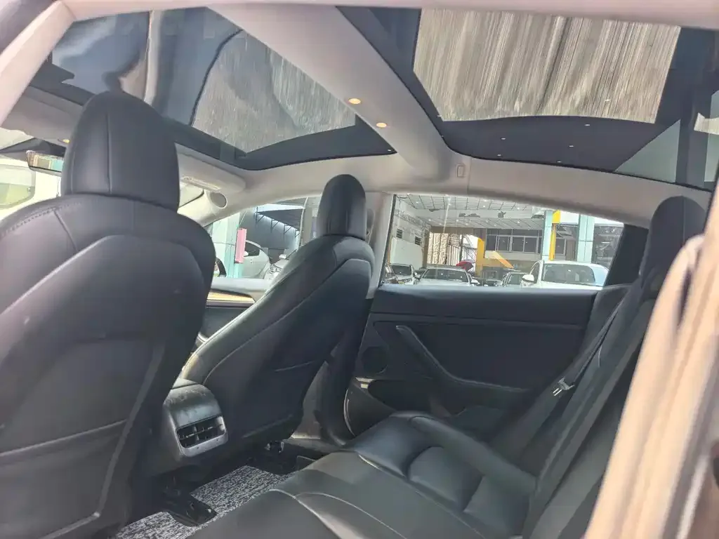 Tesla Model 3 — фото 2