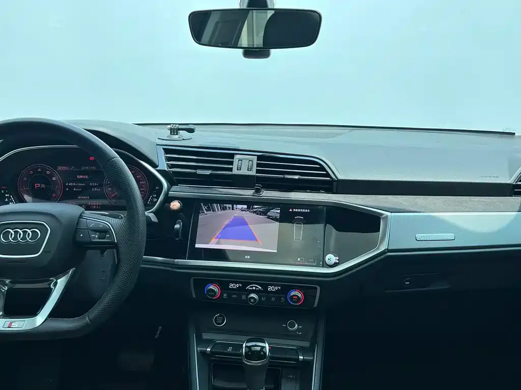 Audi Q3 Sportback — фото 9