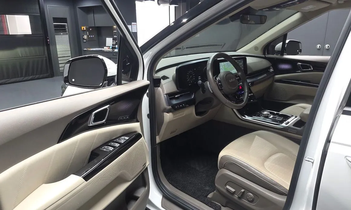 Kia Carnival — фото 10