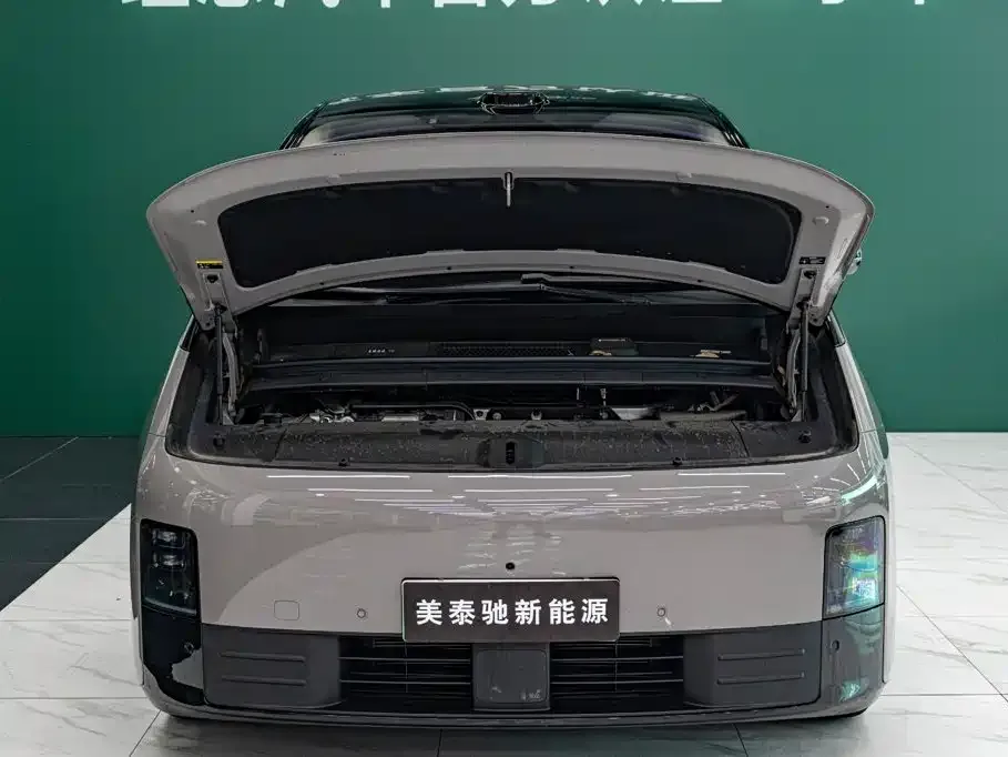 Li Auto MEGA — фото 2