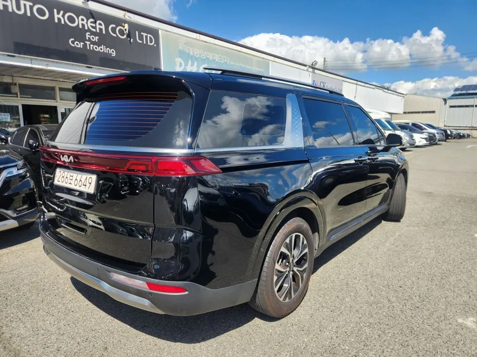 Kia Carnival — фото 8