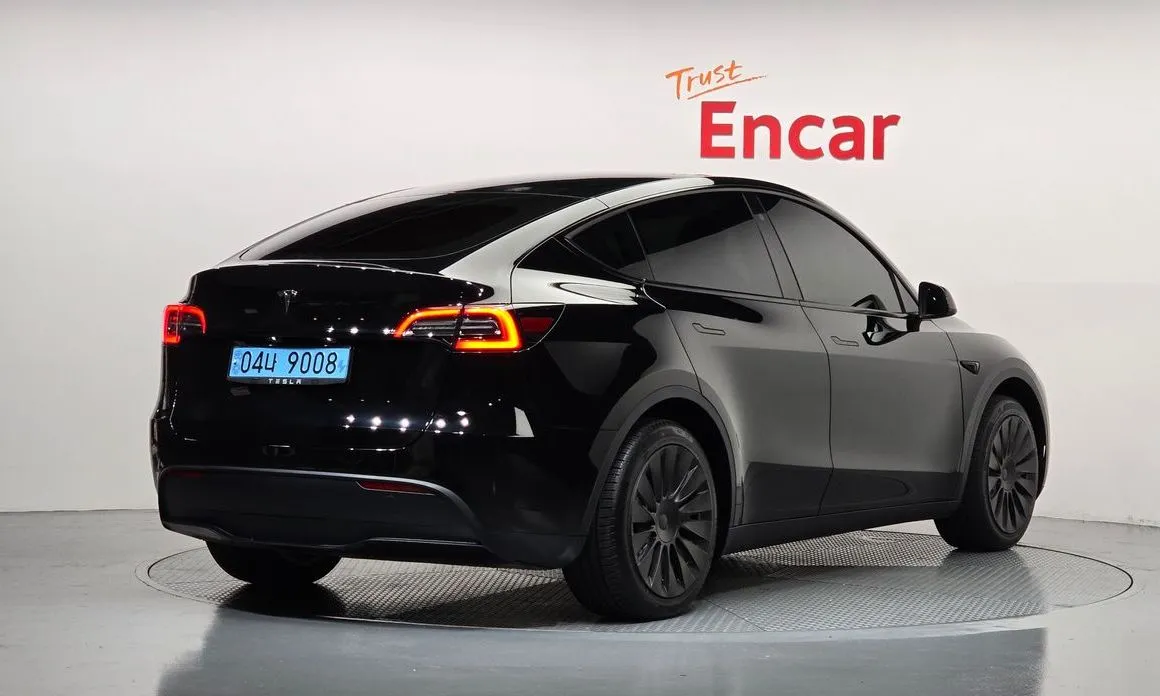 Tesla Model Y — фото 9