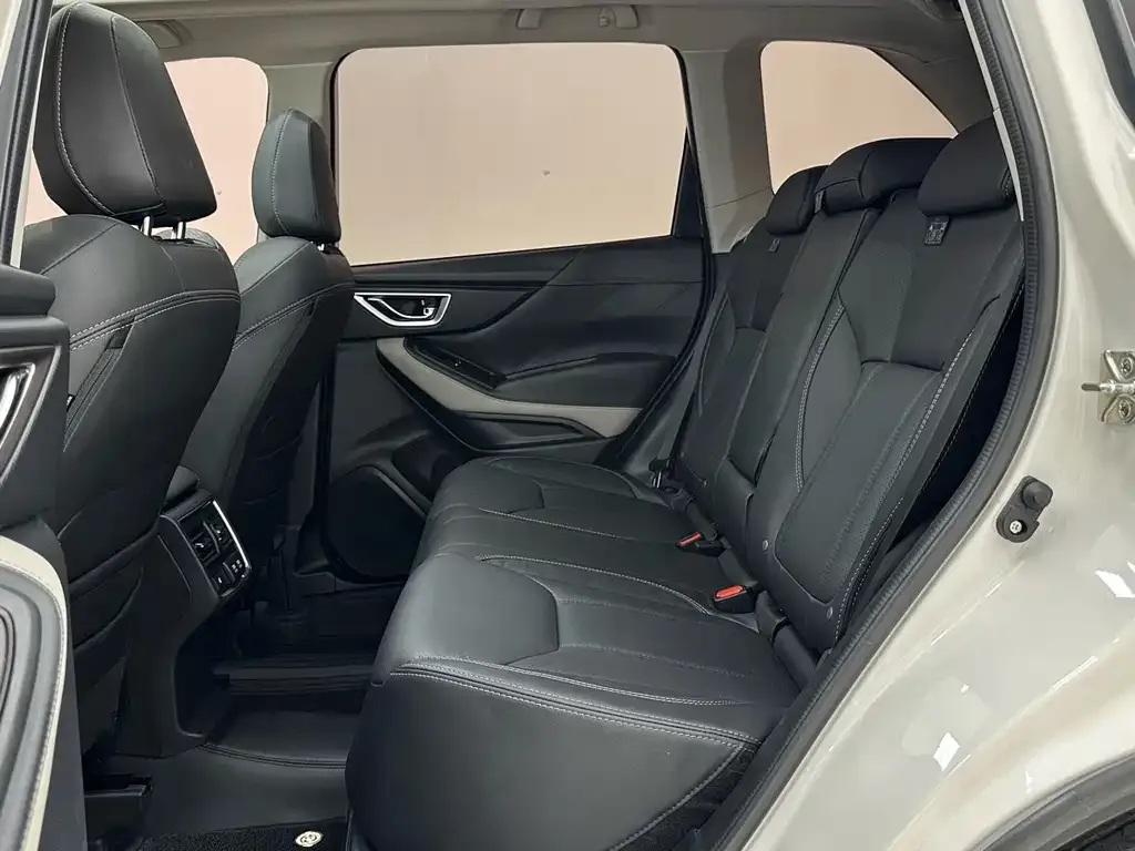 Subaru Forester — фото 9