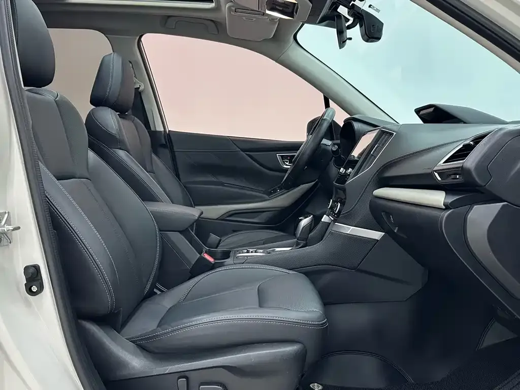 Subaru Forester — фото 8