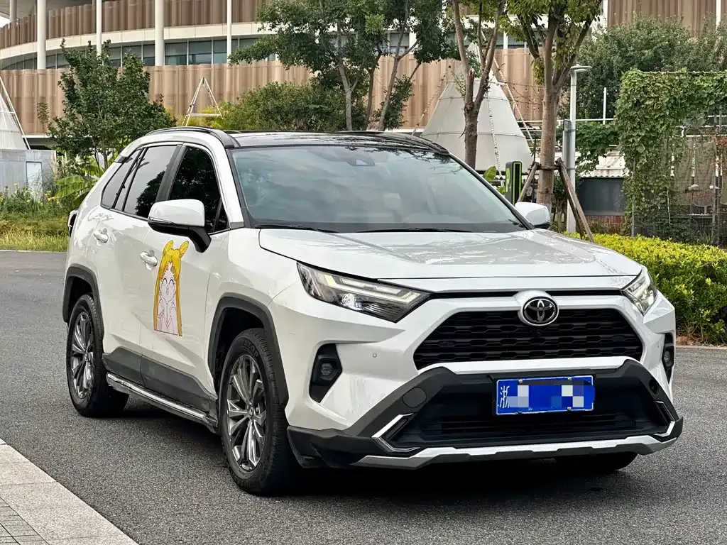 Toyota RAV4 — фото 6