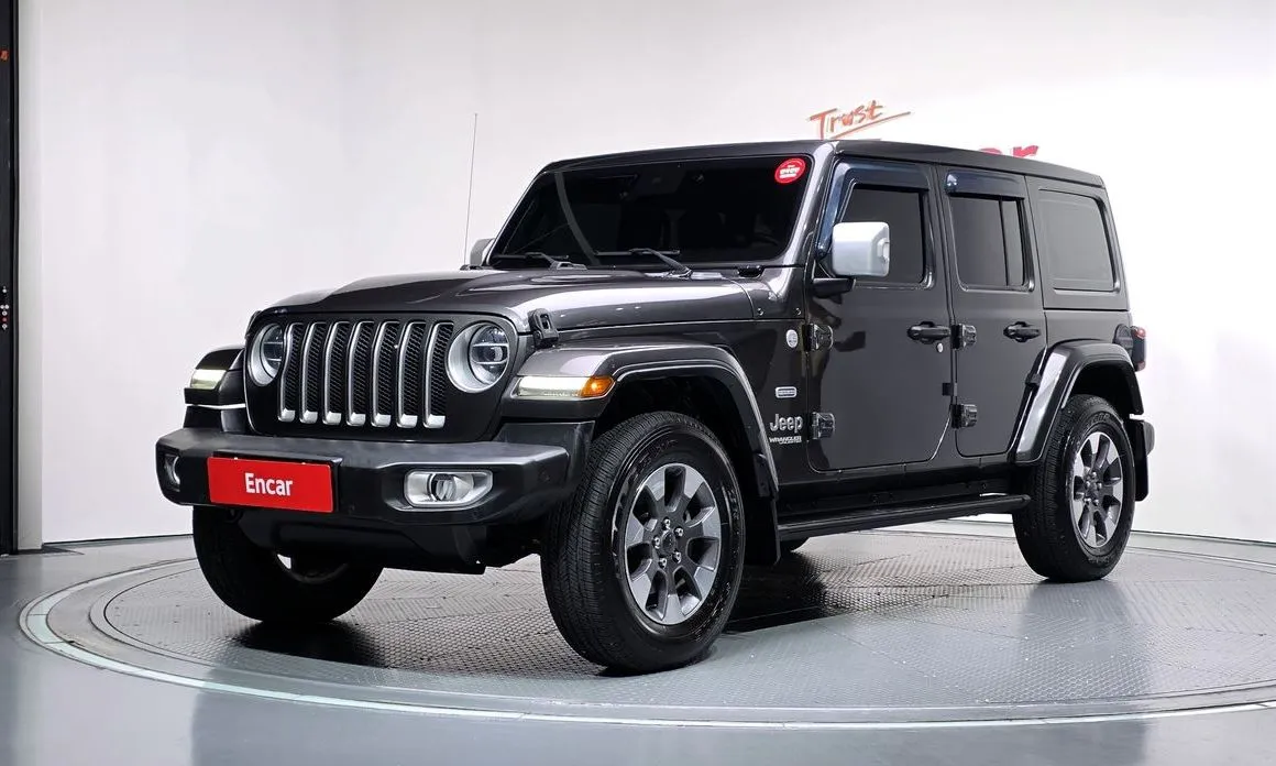 Jeep Wrangler — фото 1