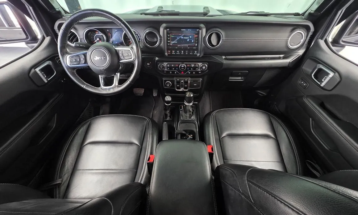 Jeep Wrangler — фото 7