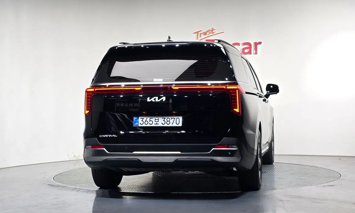 Kia Carnival — фото 10