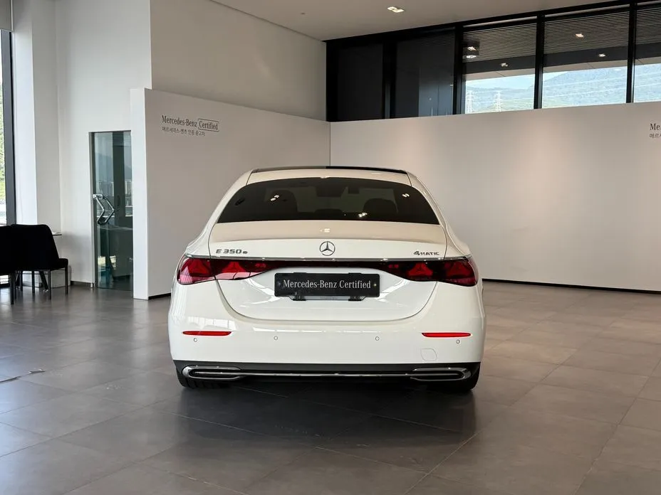 Mercedes-Benz E-Class — фото 5