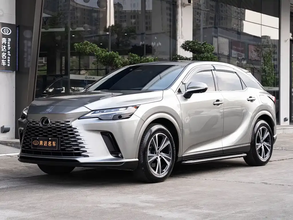 Lexus RX — фото 1