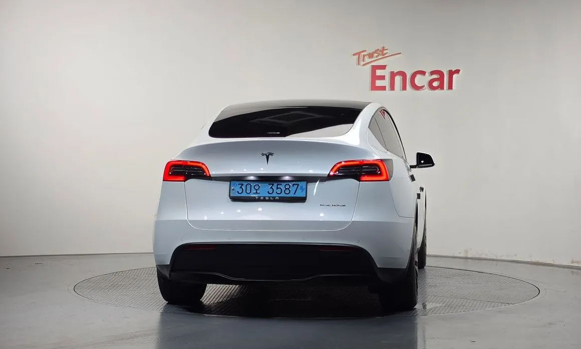 Tesla Model Y — фото 6