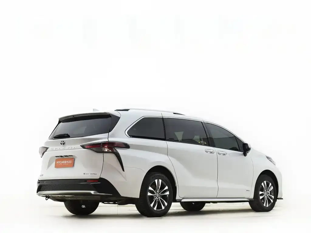 Toyota Granvia — фото 7
