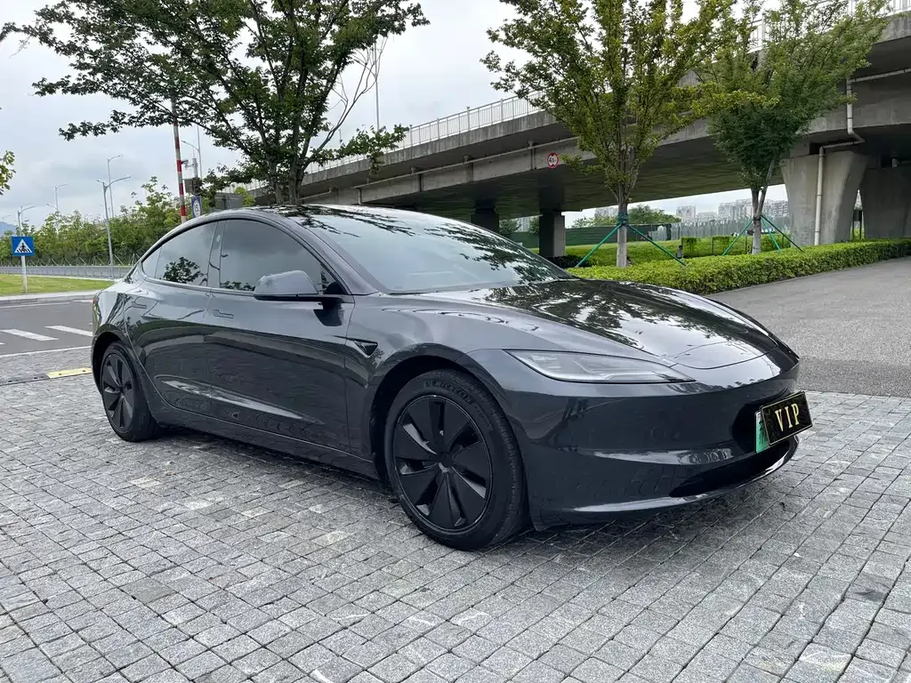 Tesla Model 3 — фото 4