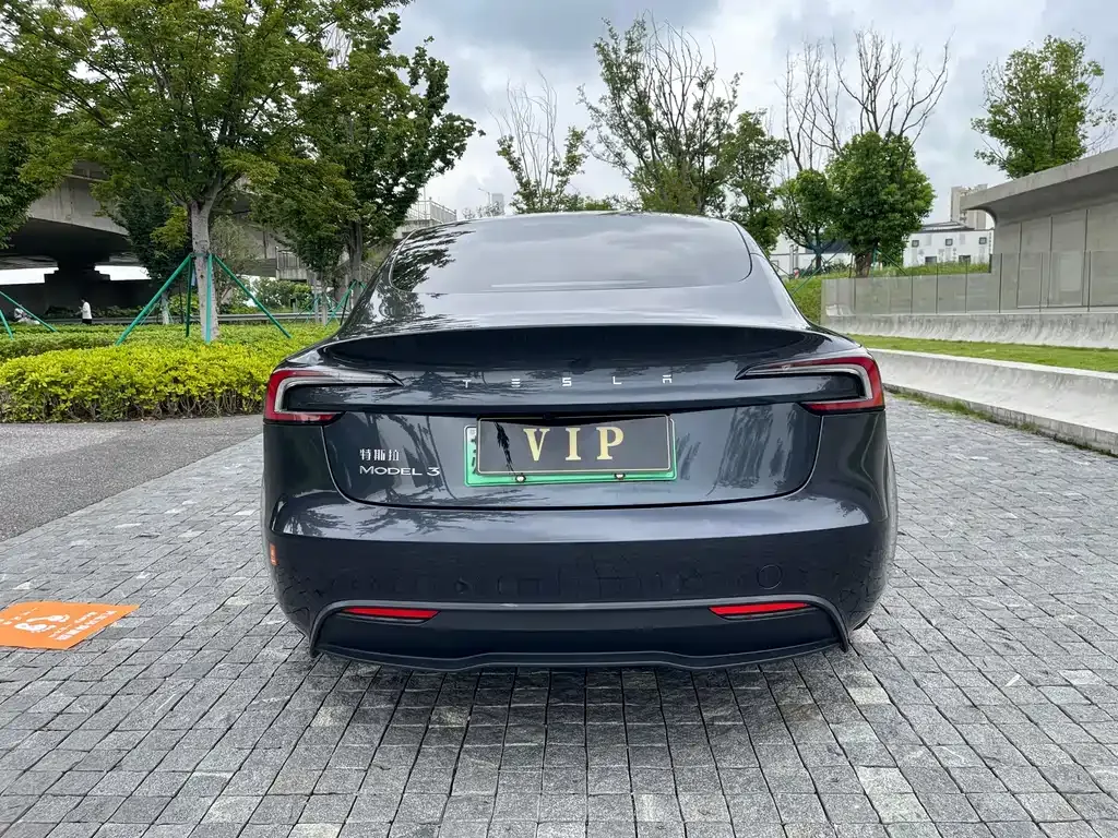 Tesla Model 3 — фото 9