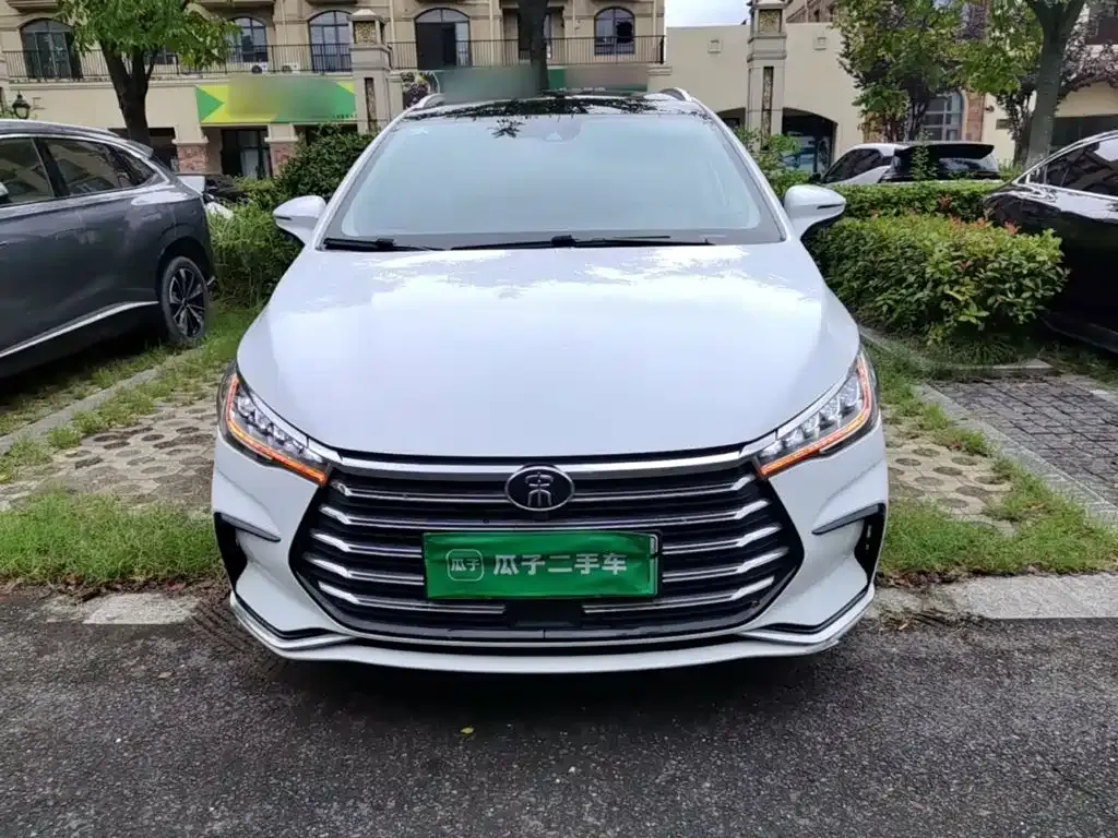 BYD MAX New Energy — фото 8