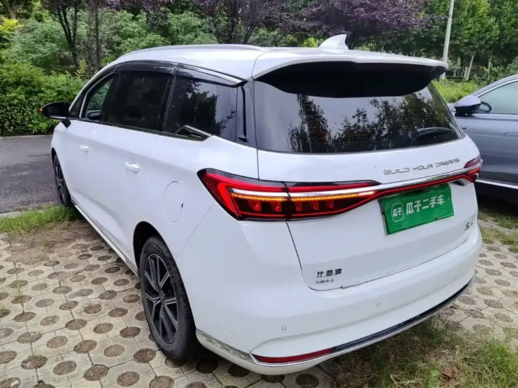 BYD MAX New Energy — фото 4
