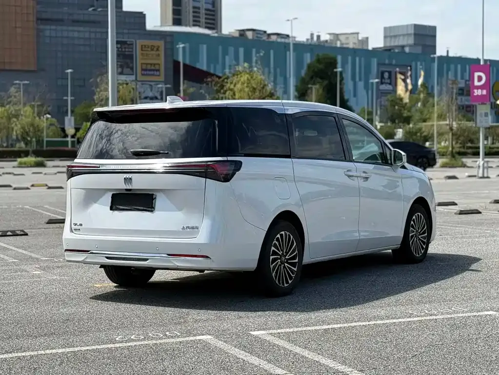Buick GL8 Hybrid — фото 8
