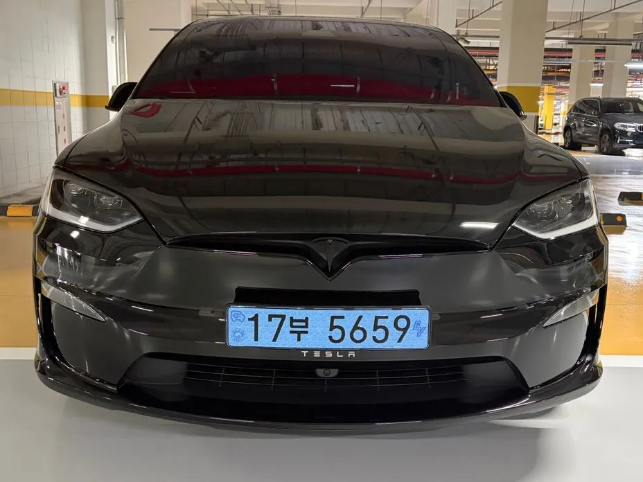 Tesla Model X — фото 8