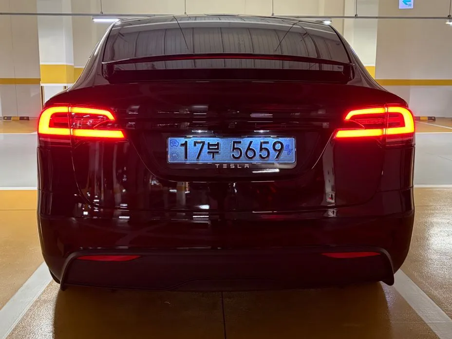 Tesla Model X — фото 5