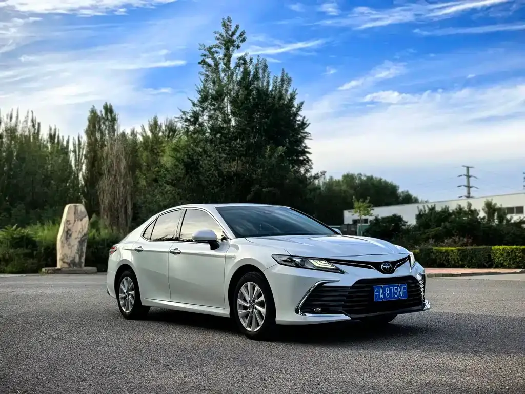 Toyota Camry — фото 7