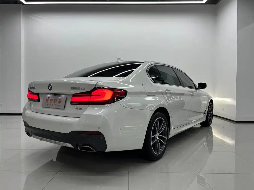 BMW 5 Series — фото 5