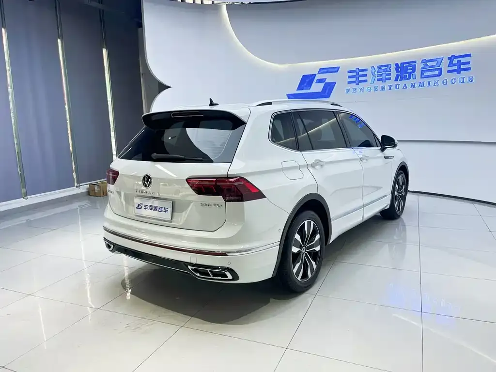 Volkswagen Tiguan L — фото 3
