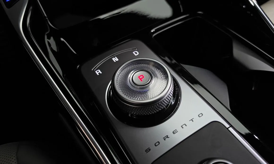 Kia Sorento — фото 6
