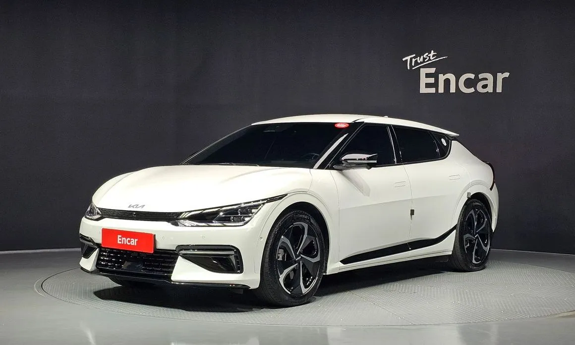 Kia EV6 — фото 1
