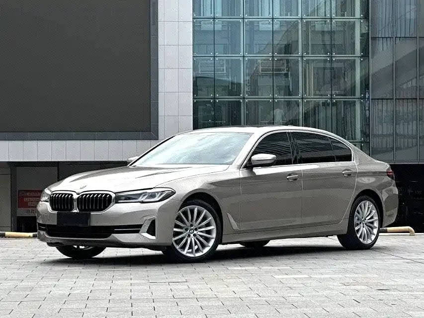 BMW 5 Series — фото 1