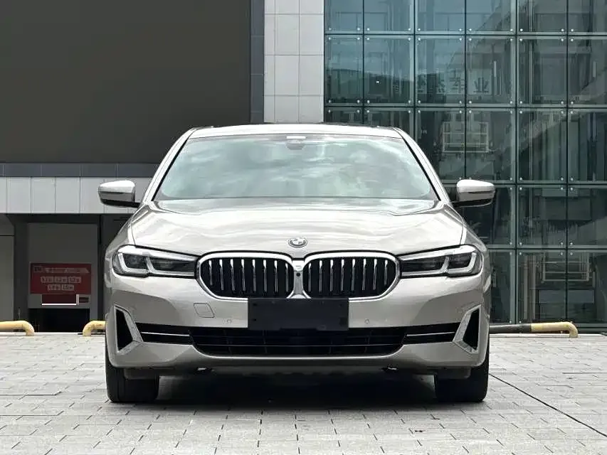 BMW 5 Series — фото 8