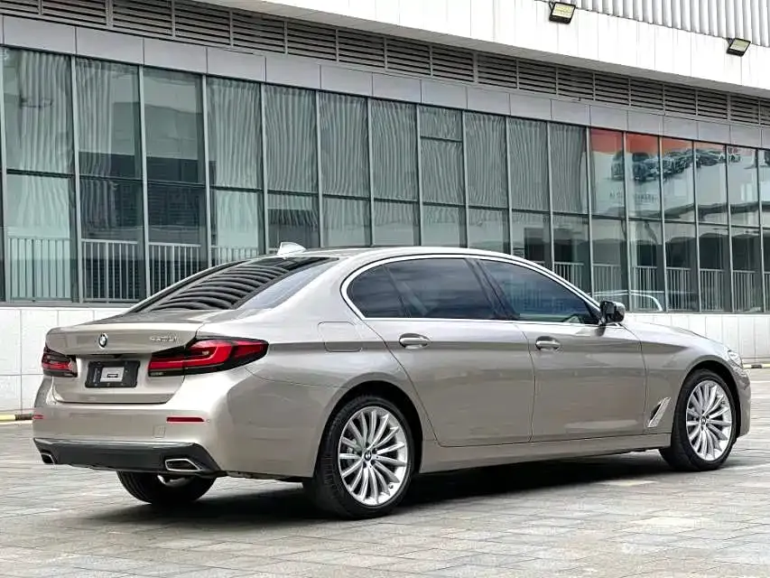 BMW 5 Series — фото 9