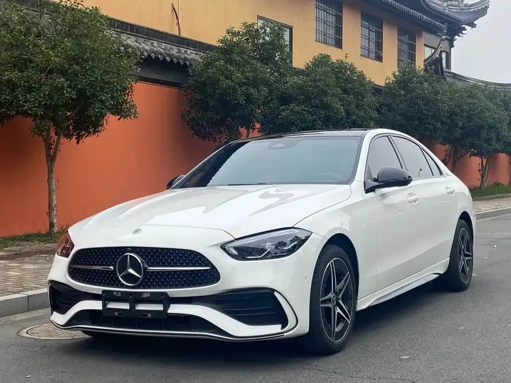 Mercedes-Benz C-Class — фото 1