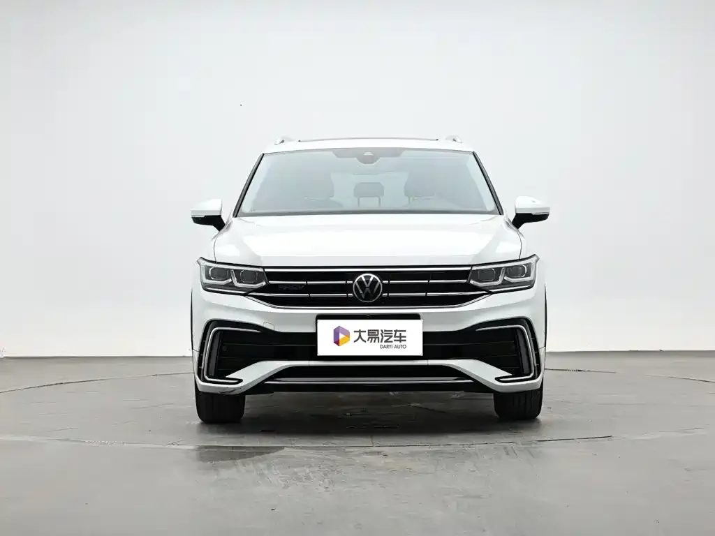 Volkswagen Tiguan L PHEV — фото 4