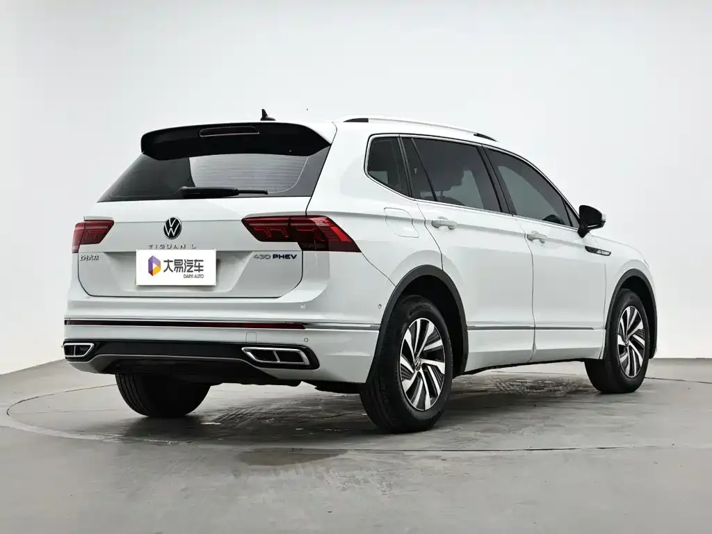 Volkswagen Tiguan L PHEV — фото 7