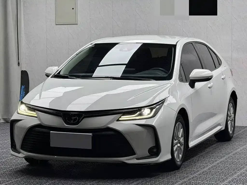 Toyota Corolla — фото 1