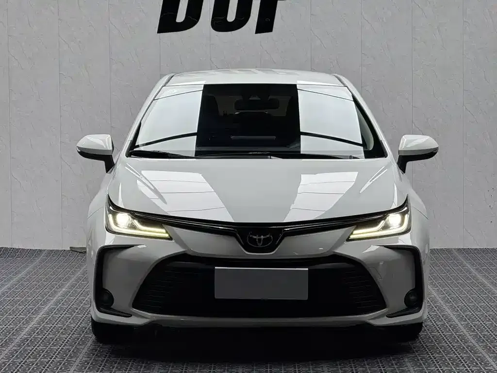 Toyota Corolla — фото 9