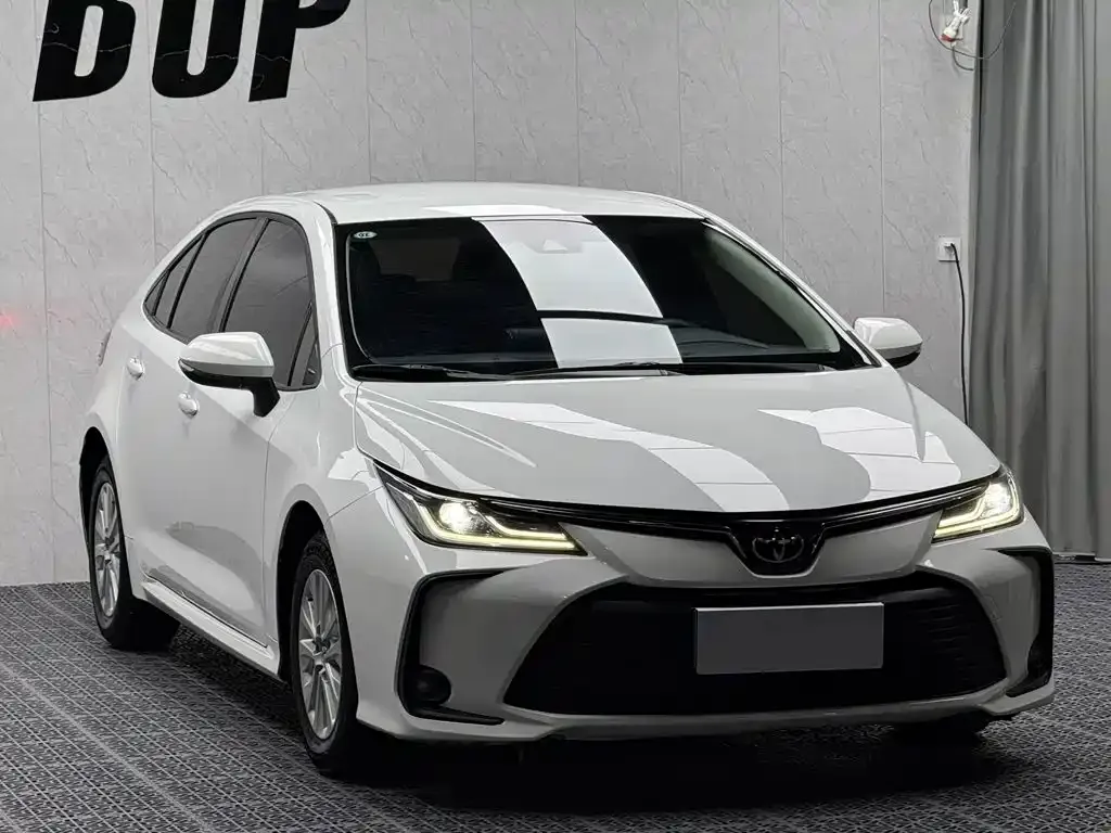 Toyota Corolla — фото 2