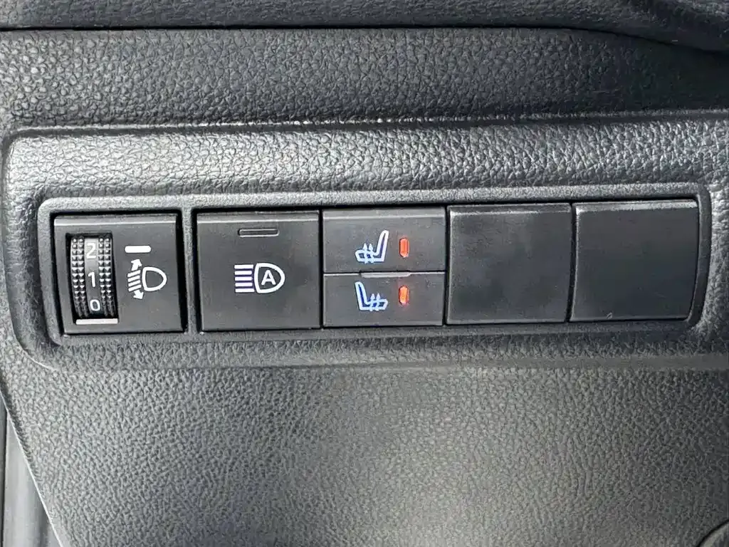 Toyota Corolla — фото 8